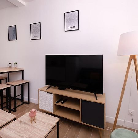 Le Nostradamus - Magnifique Appartement Cours Principal Plein Centre Avec Parking Salon-de-Provence Luaran gambar