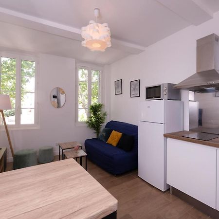 Le Nostradamus - Magnifique Appartement Cours Principal Plein Centre Avec Parking Salon-de-Provence Luaran gambar