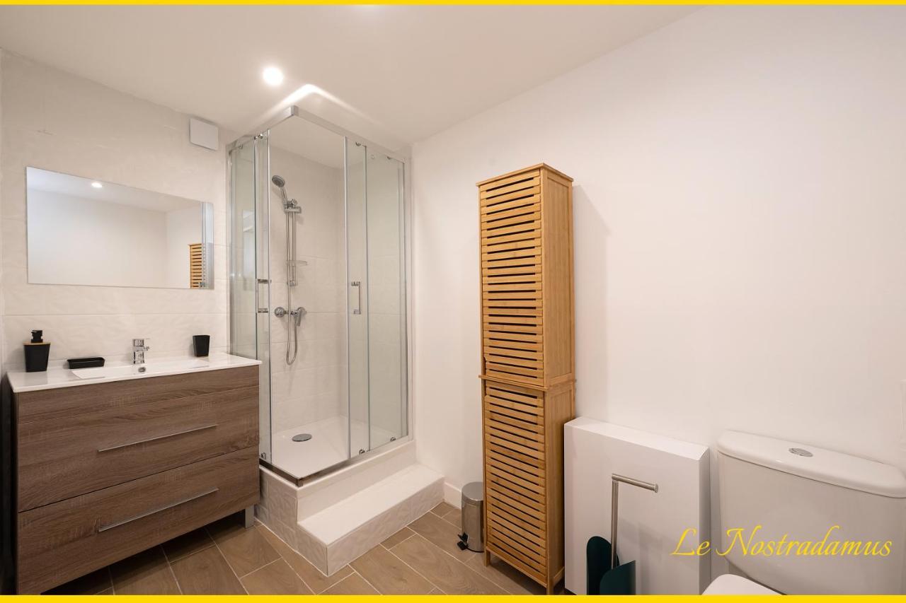 Le Nostradamus - Magnifique Appartement Cours Principal Plein Centre Avec Parking Salon-de-Provence Luaran gambar