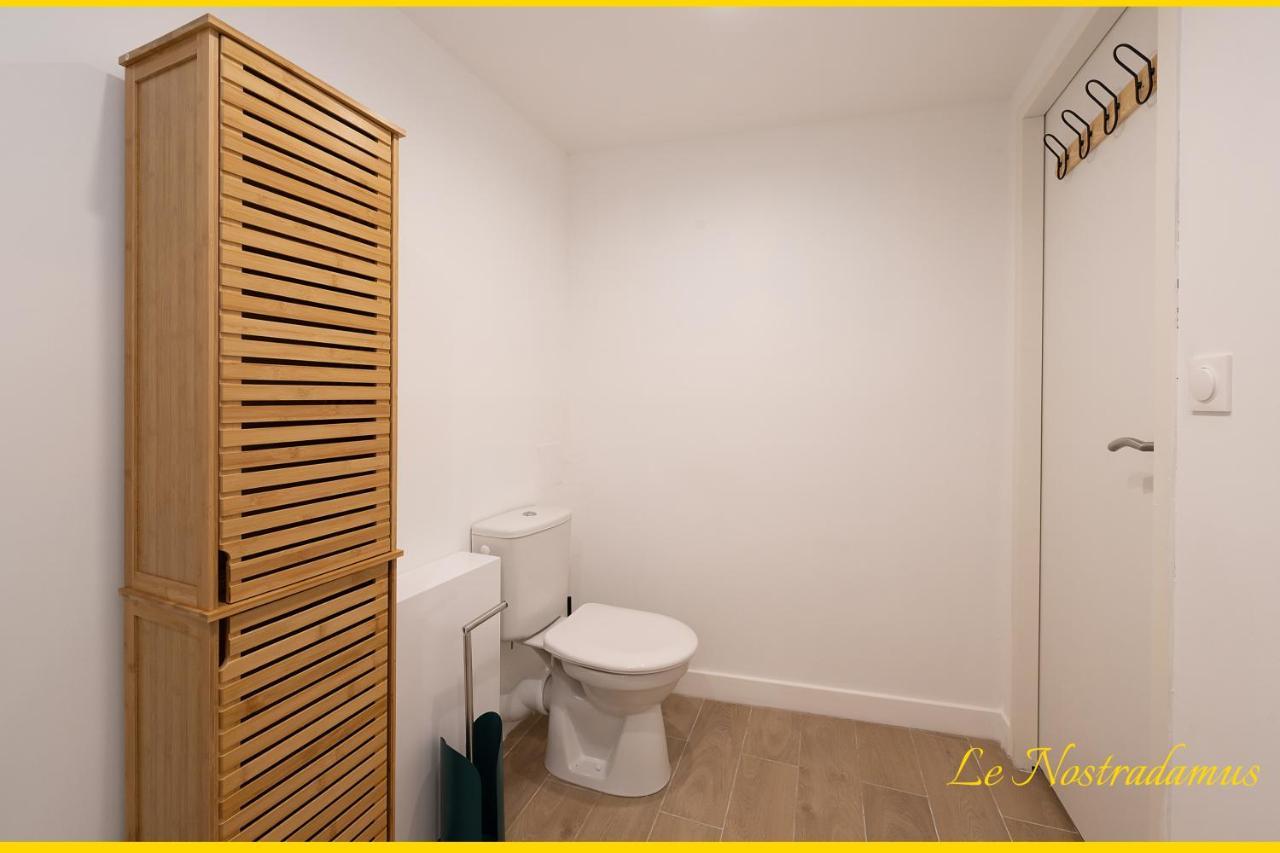 Le Nostradamus - Magnifique Appartement Cours Principal Plein Centre Avec Parking Salon-de-Provence Luaran gambar