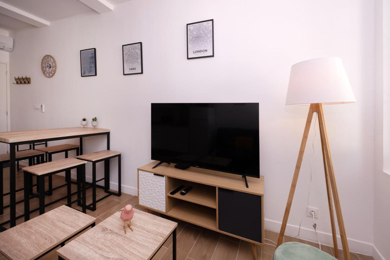 Le Nostradamus - Magnifique Appartement Cours Principal Plein Centre Avec Parking Salon-de-Provence Luaran gambar