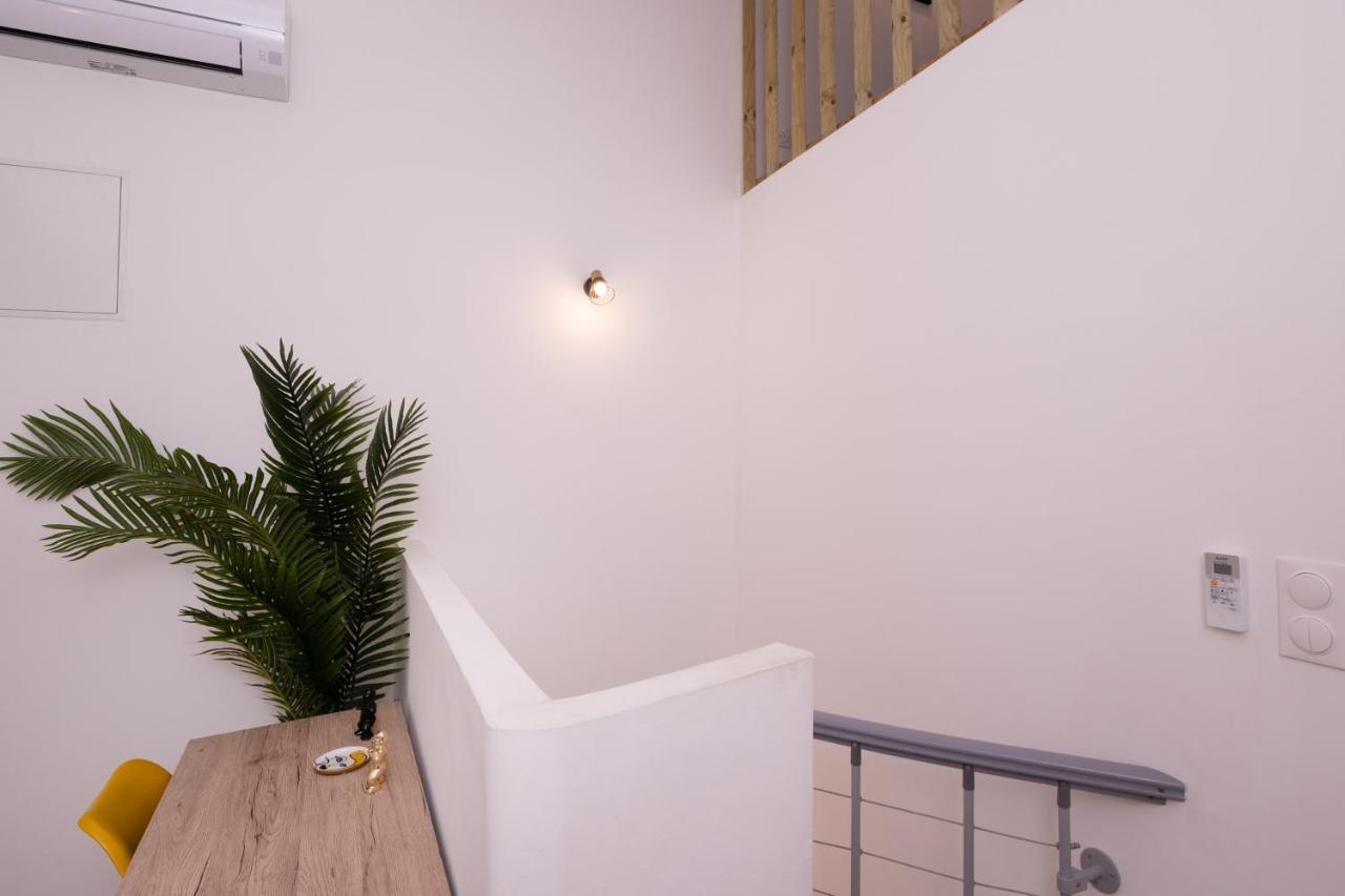 Le Nostradamus - Magnifique Appartement Cours Principal Plein Centre Avec Parking Salon-de-Provence Luaran gambar
