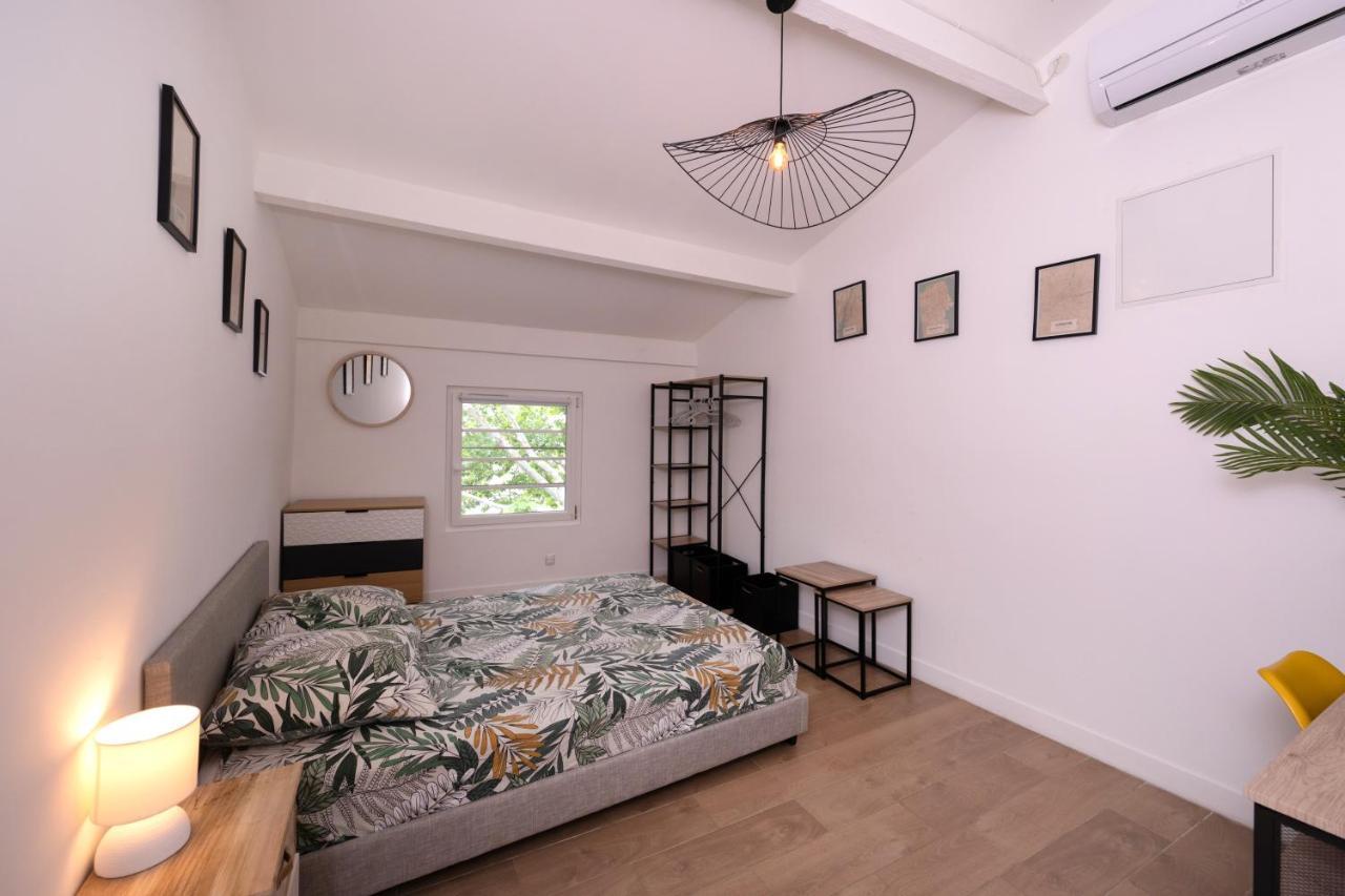 Le Nostradamus - Magnifique Appartement Cours Principal Plein Centre Avec Parking Salon-de-Provence Luaran gambar
