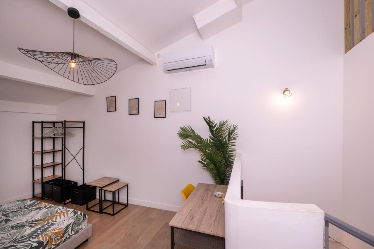 Le Nostradamus - Magnifique Appartement Cours Principal Plein Centre Avec Parking Salon-de-Provence Luaran gambar