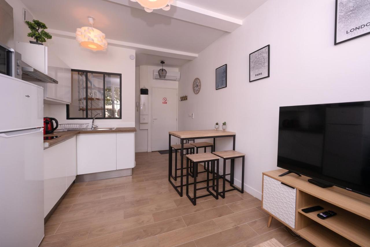 Le Nostradamus - Magnifique Appartement Cours Principal Plein Centre Avec Parking Salon-de-Provence Luaran gambar