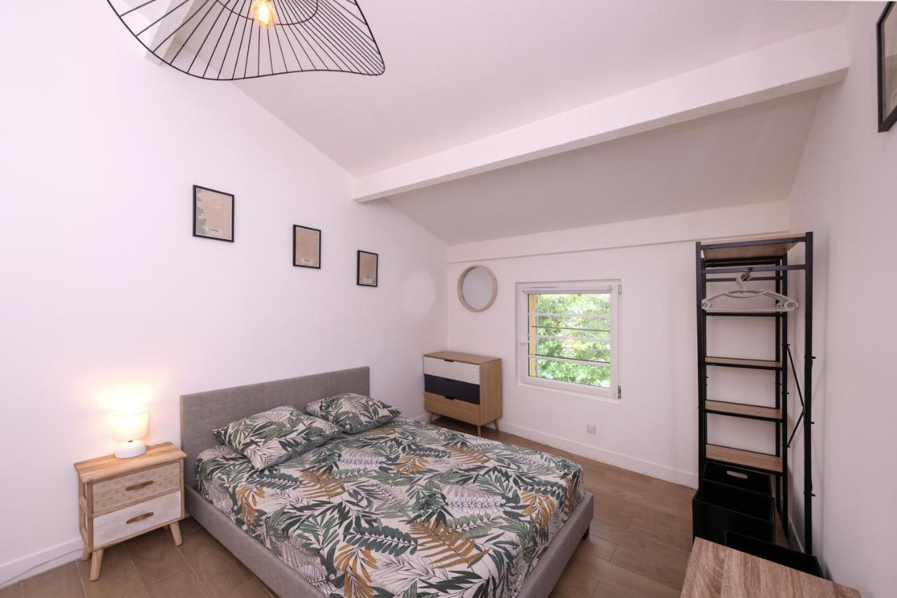 Le Nostradamus - Magnifique Appartement Cours Principal Plein Centre Avec Parking Salon-de-Provence Luaran gambar
