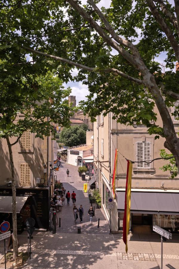 Le Nostradamus - Magnifique Appartement Cours Principal Plein Centre Avec Parking Salon-de-Provence Luaran gambar