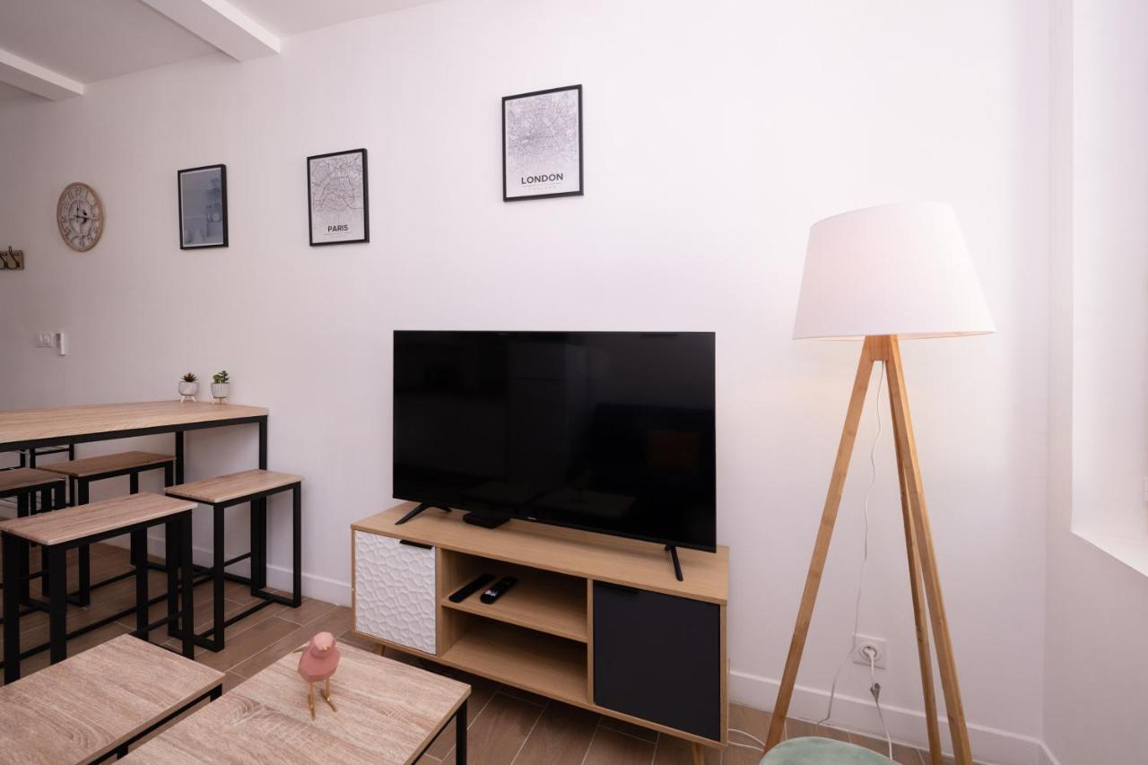 Le Nostradamus - Magnifique Appartement Cours Principal Plein Centre Avec Parking Salon-de-Provence Luaran gambar